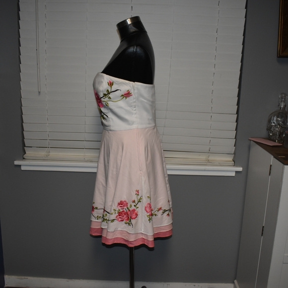 RARE Betsey Johnson Strapless Dress with Pink Floral Embroidery - Picture 6 of 9